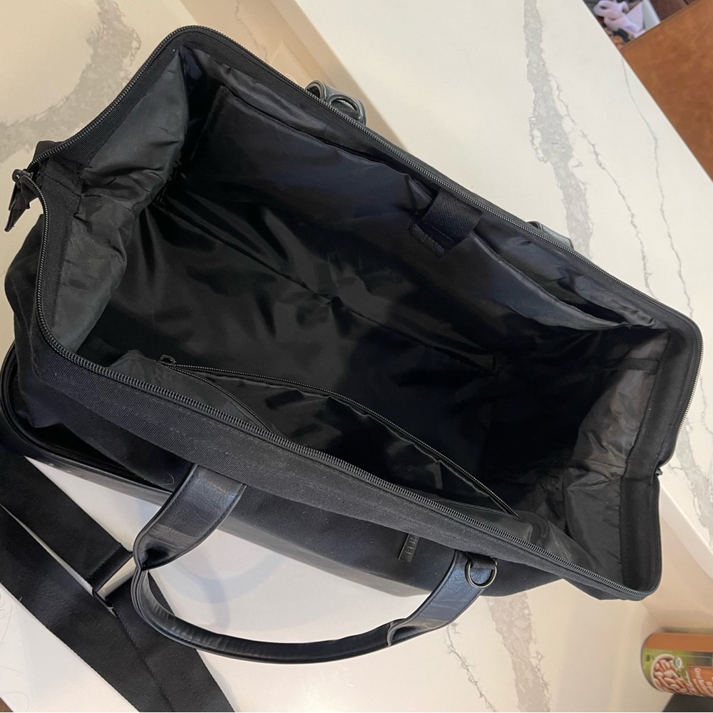 Beis Weekender Bag in Black - Picture 4 of 9